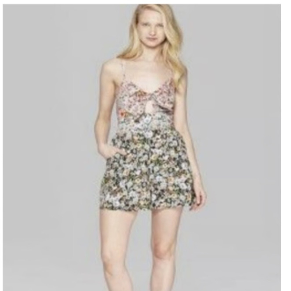 Wild Fable Medium Colorful Flowers pattern Shorts Romper - Picture 2 of 6